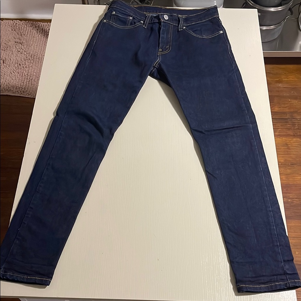 Men’s: Levi's Blue Slim Fit Jeans with Classic Design: Size 29W x 32L